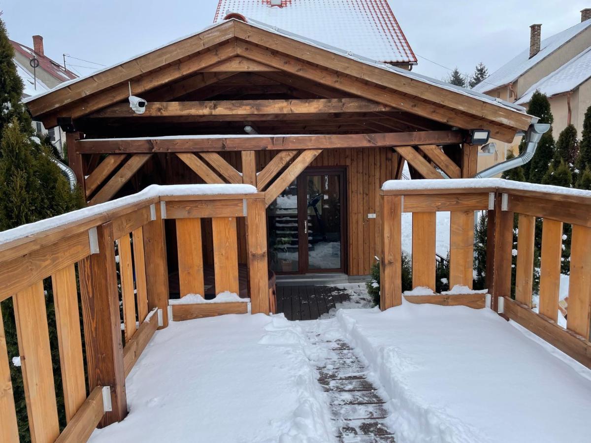 Oeskarszt Apartman Urkut Exteriér fotografie