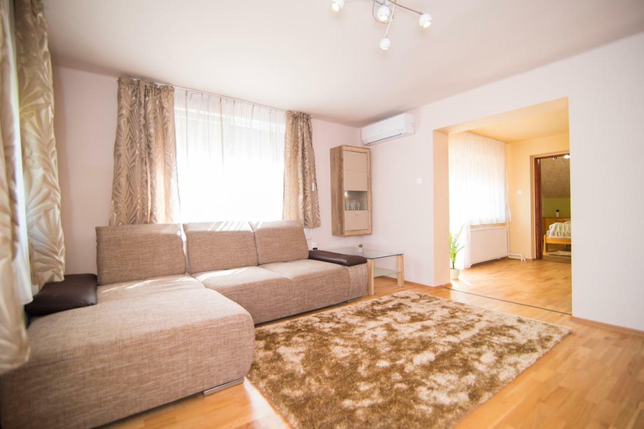 Oeskarszt Apartman Urkut Exteriér fotografie