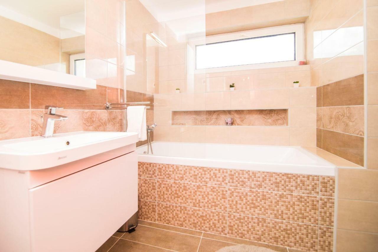 Oeskarszt Apartman Urkut Exteriér fotografie